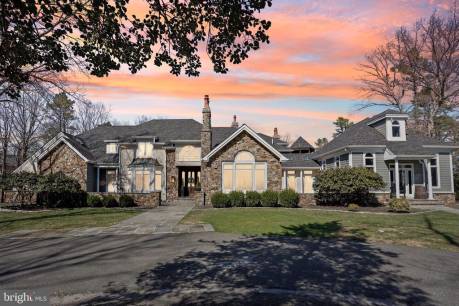 16 High Point Dr