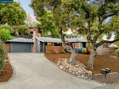 20 Crescent Dr