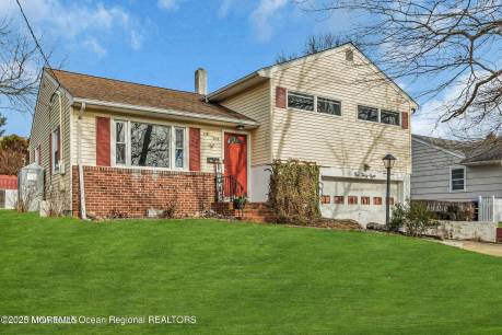 1114 Mohegan Rd