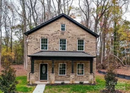4715 Whispering Oaks Dr