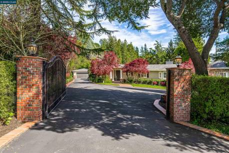 1024 Pine Ln