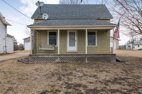 302 Benton St W