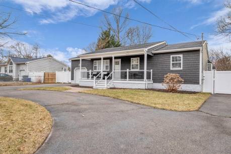 381 Auborn Ave