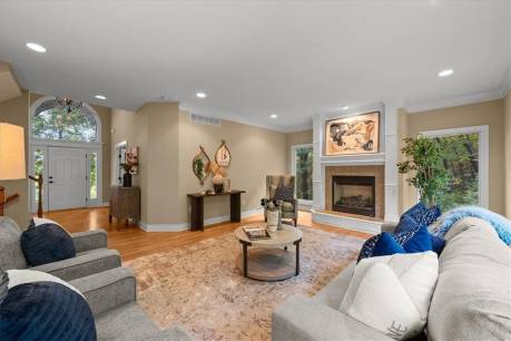 1819 Edgewood Ct