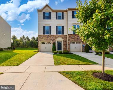 12 Farm Field Ln