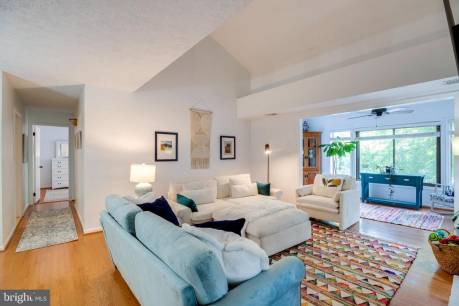 2293 Hunters Run Dr