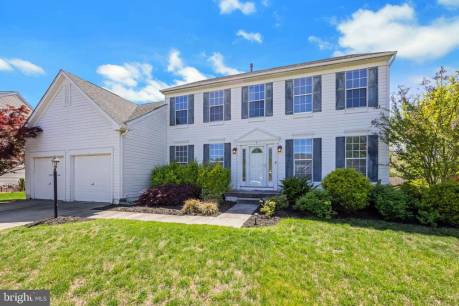 4 Teakwood Ln