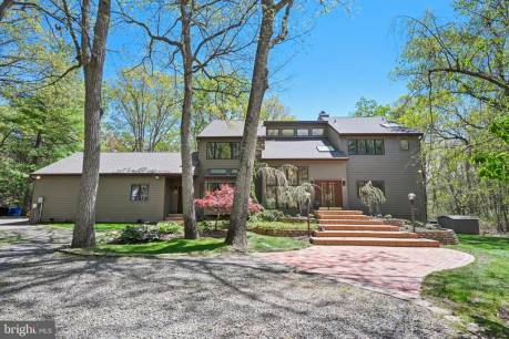 48 Cardinal Ridge Rd