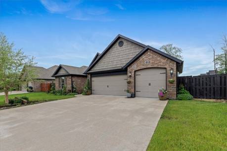 5713 S 60th Pl