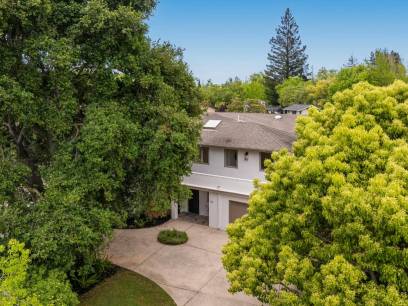 733 Northampton Dr