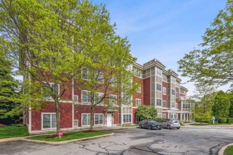 35 Commonwealth Ave 410
