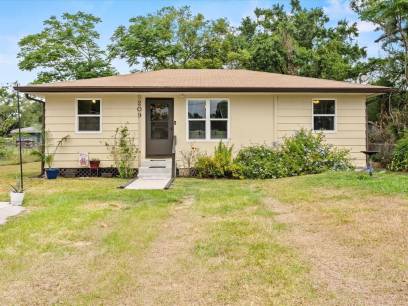 209 W Crescent Dr