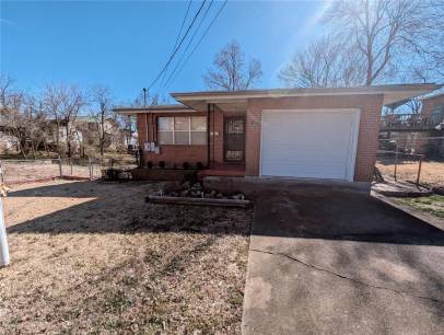920 Poplar Street