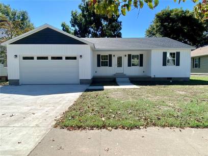 317 E Cypress St