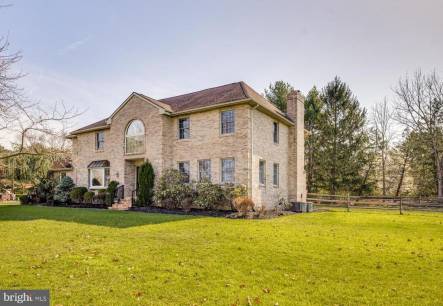 4 Meadowview Dr