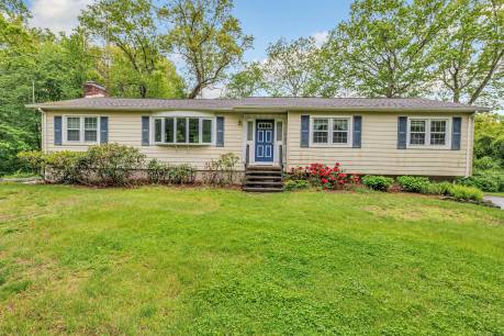3 Dartmouth Dr