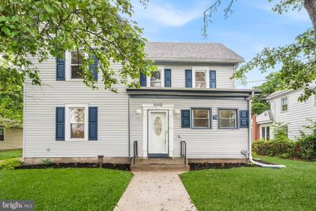 131 W Clinton St