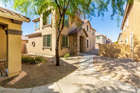 935 E Agua Fria Ln