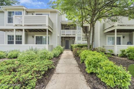 568 Applewood Ct