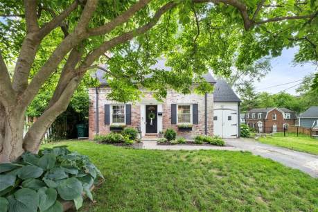 301 Dawson Ct
