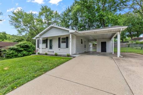 613 N Mount Auburn Rd