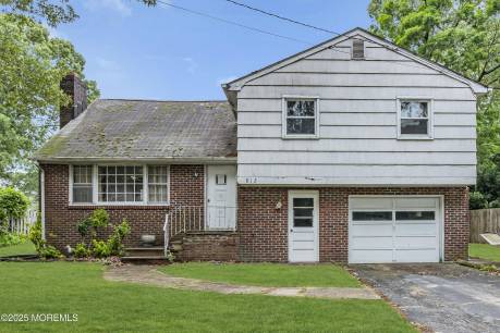 812 Donna Dr