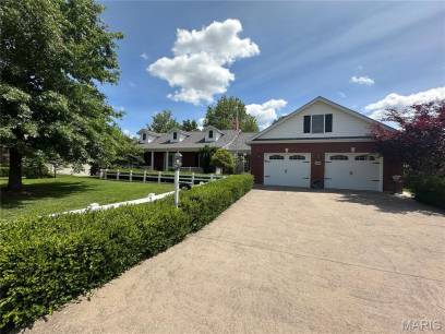 239 Oak Creek Dr