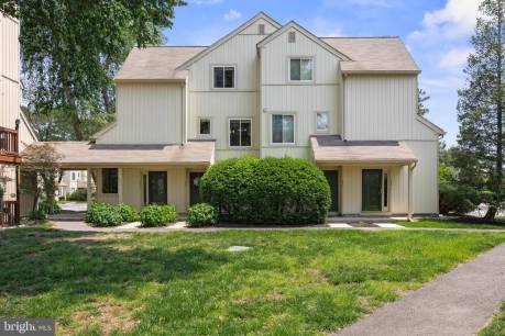 321 Woodlake Dr