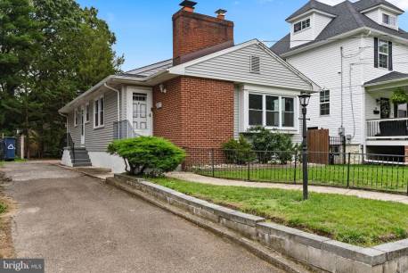 22 E Zane Ave