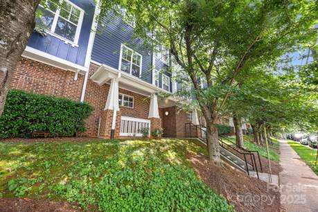 1556 Walnut View Dr