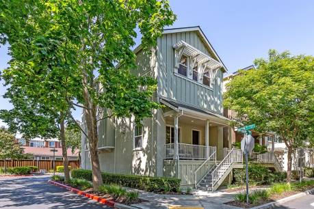 138 Iris Dr