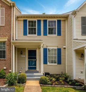 6886 Chasewood Cir