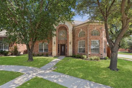 1084 Leisure Ln