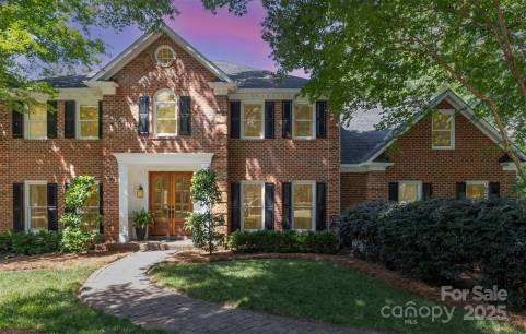 905 Mangionne Dr