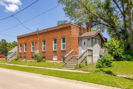 241-243 E 24th St