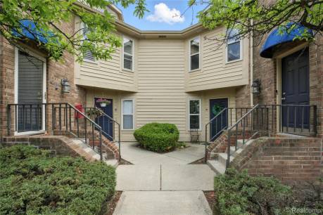2600 Greenstone Blvd 107