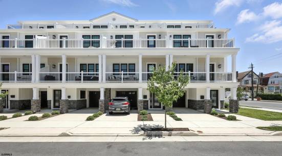 1 N Austin Ave, Unit B