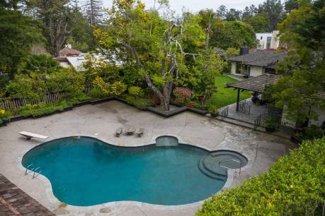 15 Greenview Ln