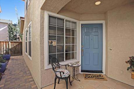 1552 Hermocilla Way