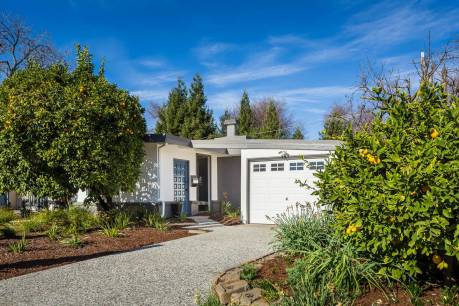 2436 Laura Ln