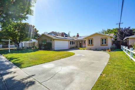 1335 Crestfield Dr