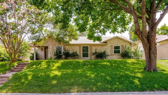1761 Crystal Way