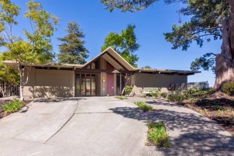 8 Mariposa Ct