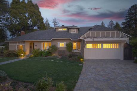 2223 Easton Dr