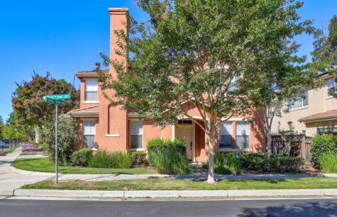452 Nicholas Dr