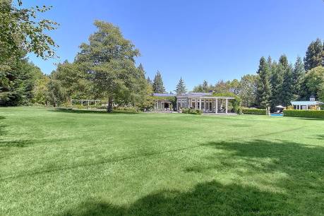 711 Eucalyptus Ave