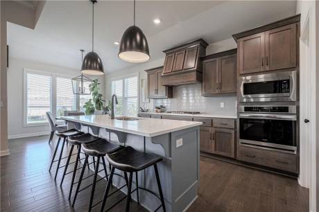1527 SW Arbor Falls Dr
