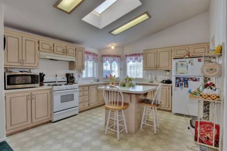 500 W 10th Street
