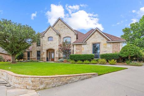 704 Flamingo Cir