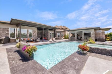 8702 Flycatcher Pl